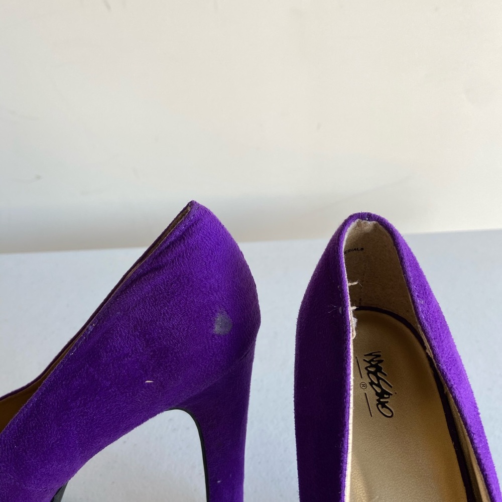 Shoes - Picture 2 of 2